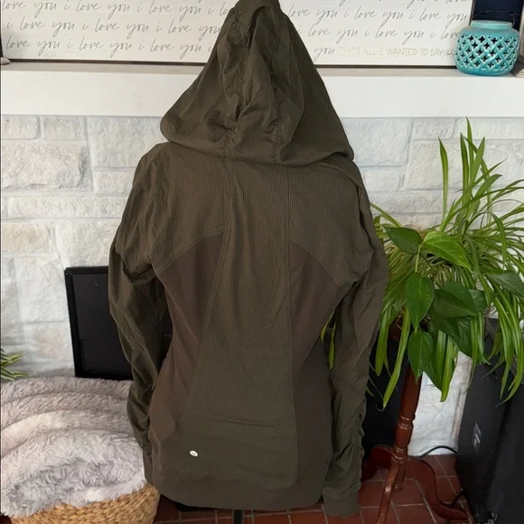 Lululemon Dance studio jacket III reversible w/ hood, women’s Jacket size 8. - Picture 3 of 11